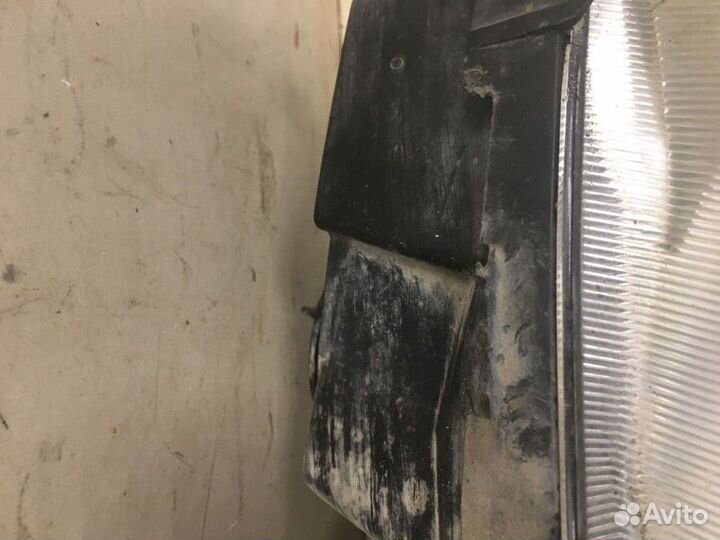 Фара левая Renault Megane