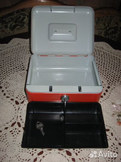 Сейф-касса 2 ключа металл Geldkassette Германия