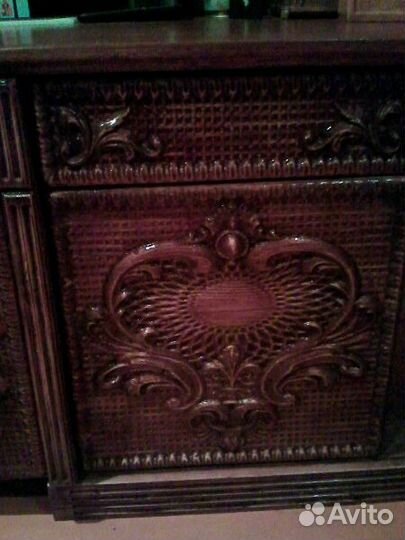 Стол резной, дерево, компьютерный