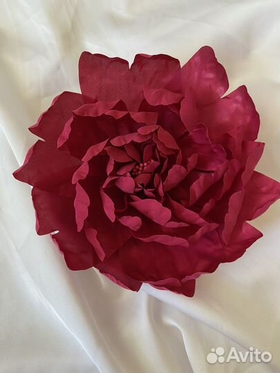 Брошь ручной работы цветок из ткани