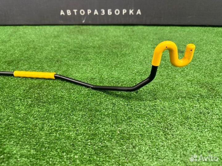 Упор капота Skoda Rapid 1.6 cwva 2016