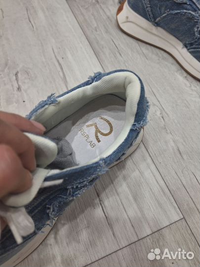 Кроссовки женские новые
