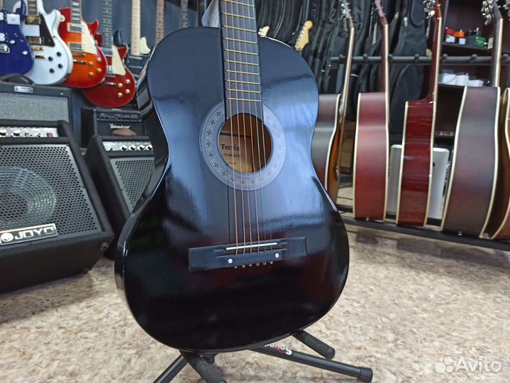 Акустическая гитара