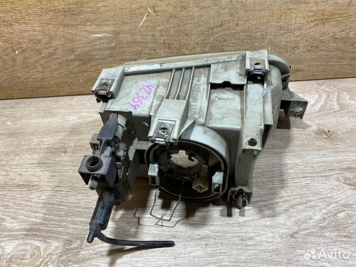 Фара передняя левая Renault Clio 1 142364