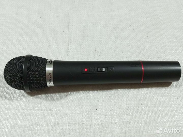 Радиомикрофон для караоке denn dwm 200