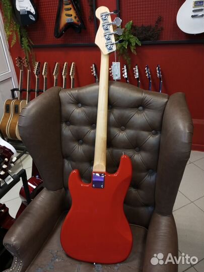 Бас гитара Homage