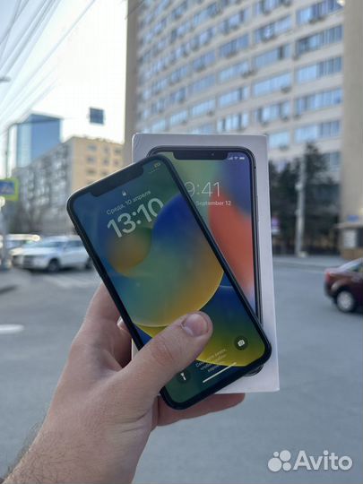 iPhone X, 64 ГБ