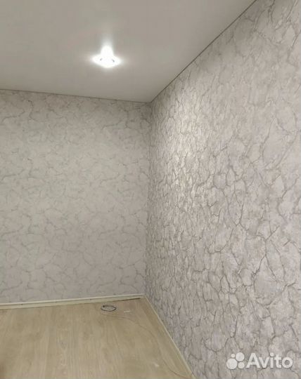 Поклейка обоев и малярные работы