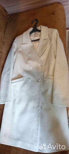 Пальто бежевое женское 42 бу