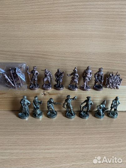 Серии солдатиков Полтавская битва из яиц и конфет