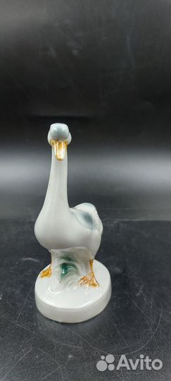 Фарфоровая статуэтка foreign гусь