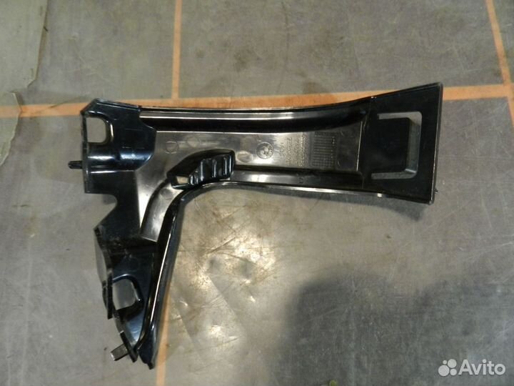 Кронштейн крепления крыла левого - BMW 5 F10