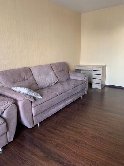 2-к. квартира, 74 м², 10/15 эт.