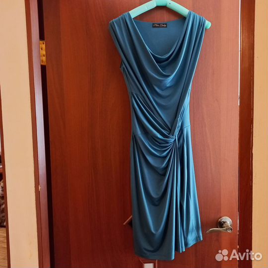 Красивое вечернее платье без рукавов. 42 44