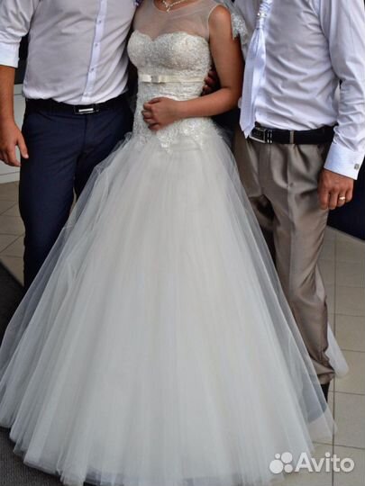 Свадебное платье