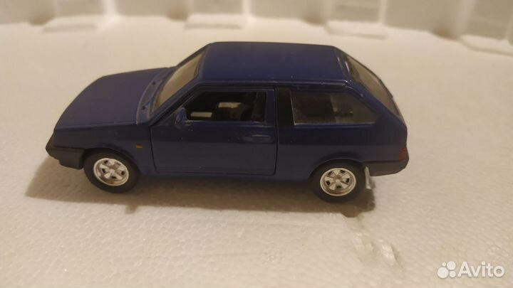 Коллекционная модель автомобиля лада 2108