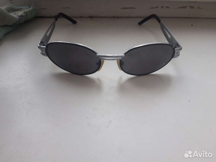 Солнцезащитные очки