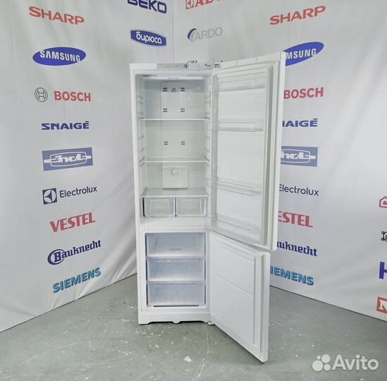 Холодильник бу Ariston