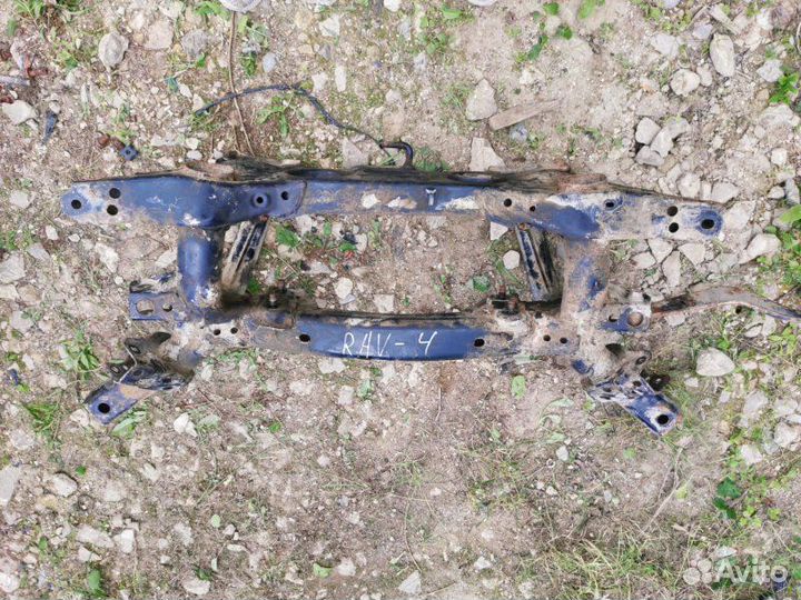 Подрамник задний Toyota Rav 4 XA30 рестайлинг 2.0