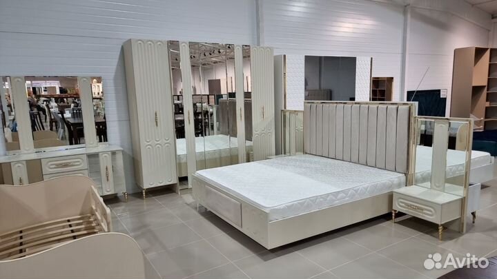 Спальный гарнитур новинка