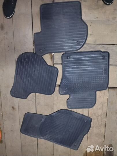 Автомобильные коврики резиновые