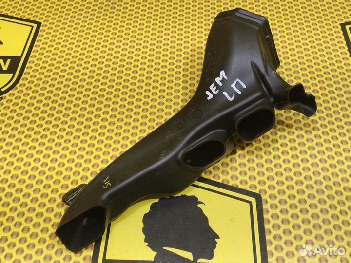 Воздуховод отопителя в ноги левый Volkswagen Jetta