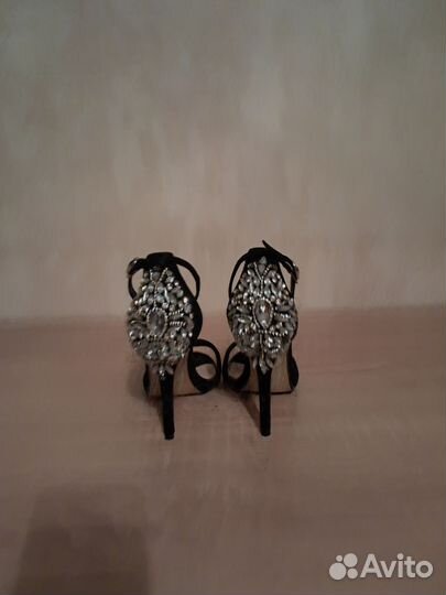 Босоножки женские 35 размер