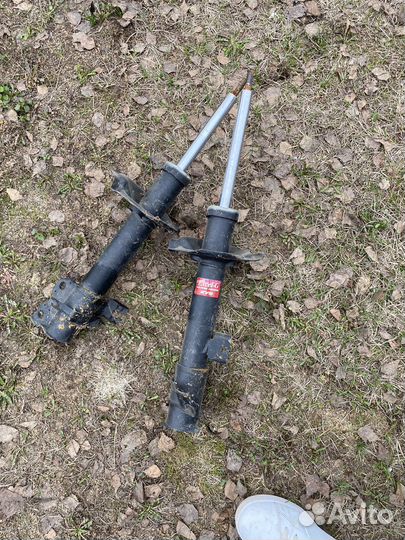 Стойки Nissan X-trail I (T30) KYB 334362