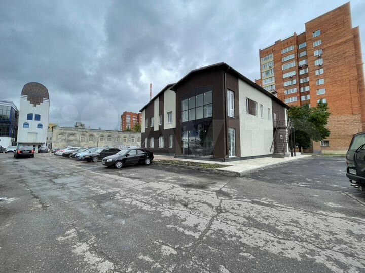 Офис в центре с парковкой, 660 м²