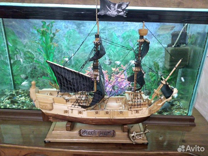 Деревянная модель корабля