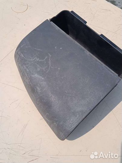 Задний бардачок с подстаканником Mitsubishi RVR Z