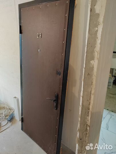 Дверь входная металлическая бу