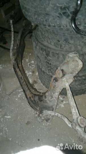 Подрамник ауди 100