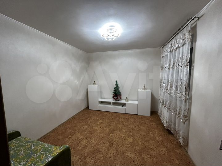 2-к. квартира, 40 м², 3/9 эт.