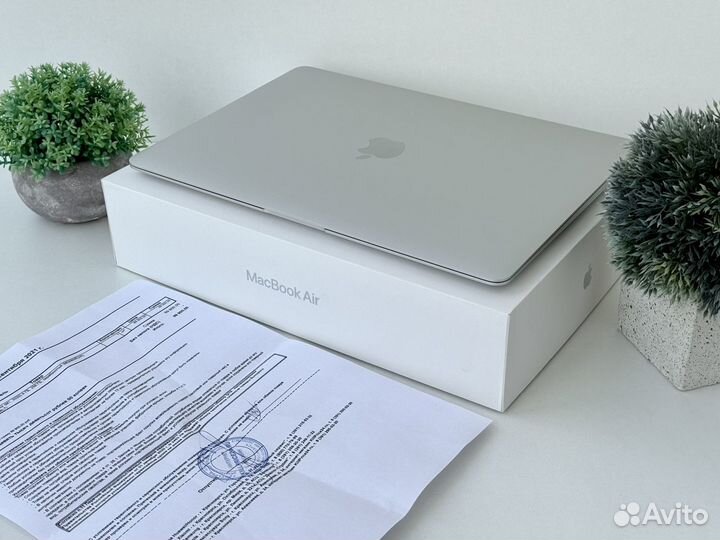 Apple MacBook Air 13 M1 (2020) 256gb Отличный, чек