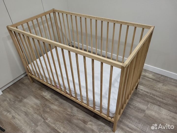 Детская кроватка IKEA сниглар с матрасом