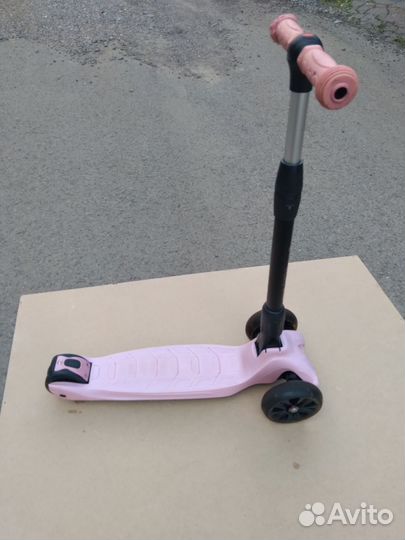 Самокат детский трехколесный