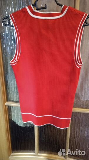 Трикотажный жилет/Майка красный 42