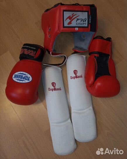 Шлем, перчатки для единоборств, для рукопашного