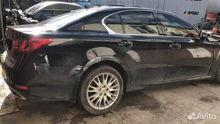 Стекло двери Lexus GS4