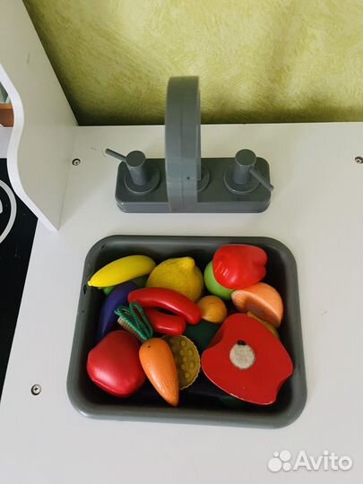 Детская деревянная кухня