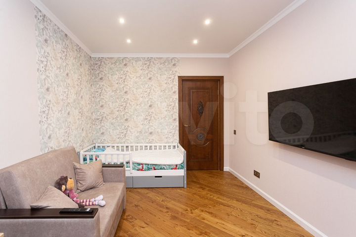 3-к. квартира, 100 м², 8/10 эт.