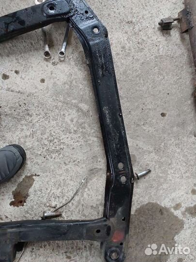 Подрамник renault logan, sandero