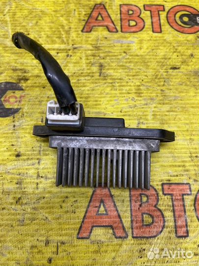 Резистор вентилятора печки Mazda Mazda3 BK Z6 2003