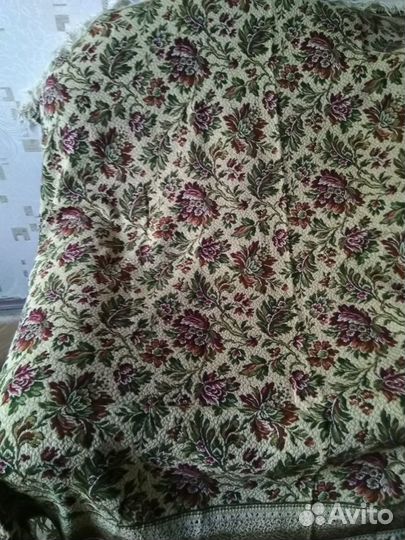 Продаю покрывала капрон и гобелен новые