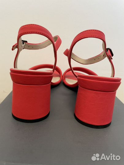 40 Босоножки ecco новые