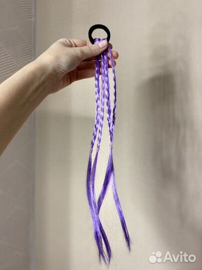 Резинка для волос с косичками