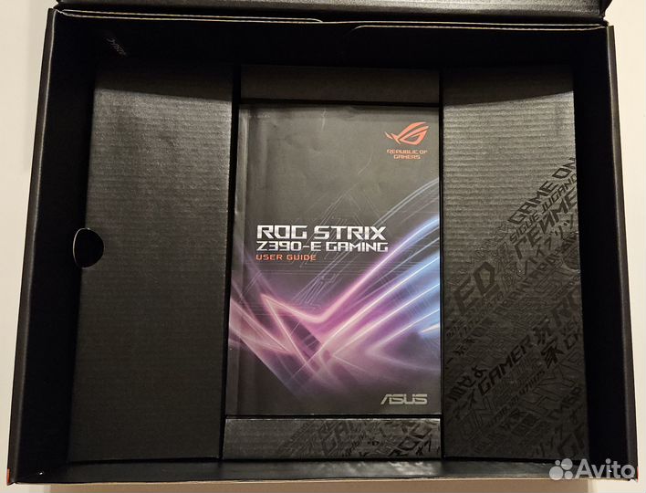 Материнская плата Asus ROG strix Z390-E gaming