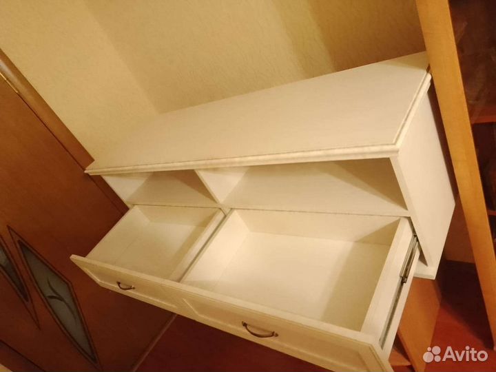 Тумба для аппаратуры