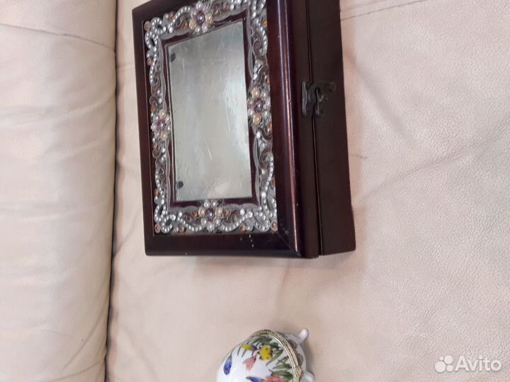Шкатулка со стразами деревянная